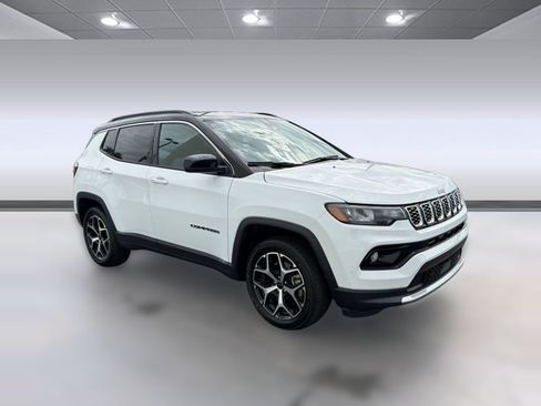 Used 2025 Jeep Compass Limited AWD/4WD image 7