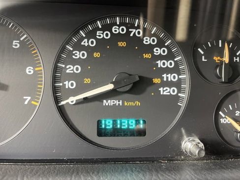 Used 2004 Jeep Grand Cherokee Laredo w/ Tan Your Hide Group image 27