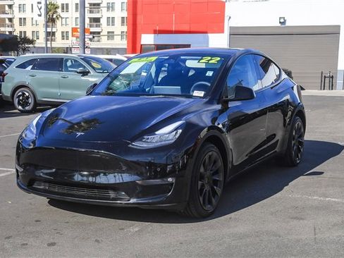Used 2022 Tesla Model Y Long Range image 5