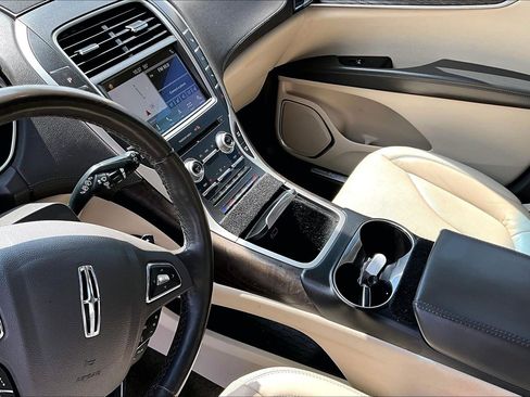 Used 2018 Lincoln MKX Reserve w/ Driver Assistance Package AWD/4WD image 15