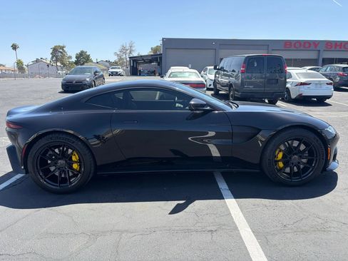 Used 2019 Aston Martin V8 Vantage Coupe RWD image 4
