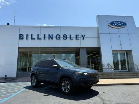 Used 2019 Jeep Cherokee Trailhawk AWD/4WD image 1