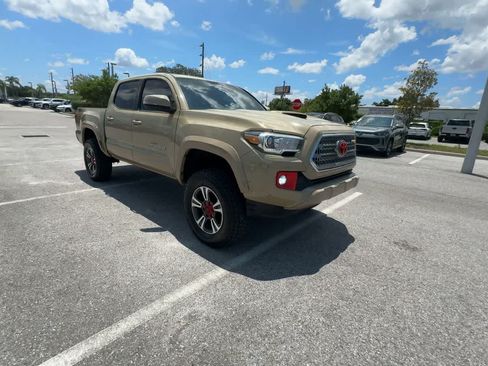 Used 2017 Toyota Tacoma TRD Sport w/ Premium & Technology Package RWD image 2