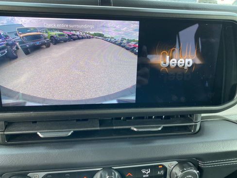 Certified 2026 Jeep Wrangler Unlimited Sahara AWD/4WD image 12
