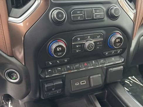 Used 2019 Chevrolet Silverado 1500 High Country w/ High Country Premium Package image 31