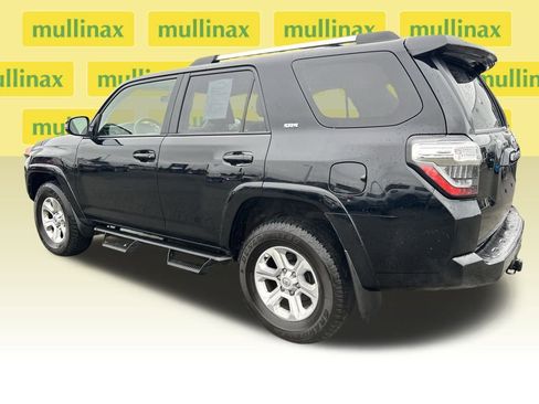 Used 2023 Toyota 4Runner SR5 Premium image 11