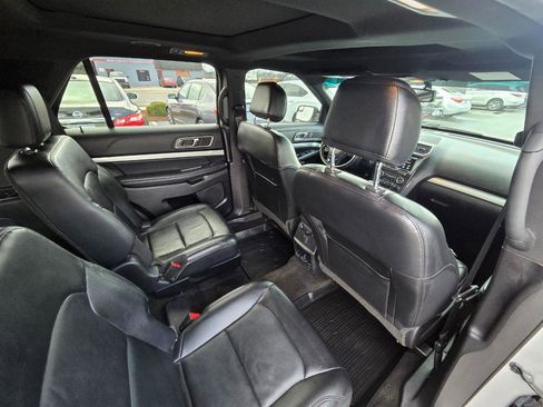 Used 2016 Ford Explorer XLT w/ Equipment Group 202A image 17