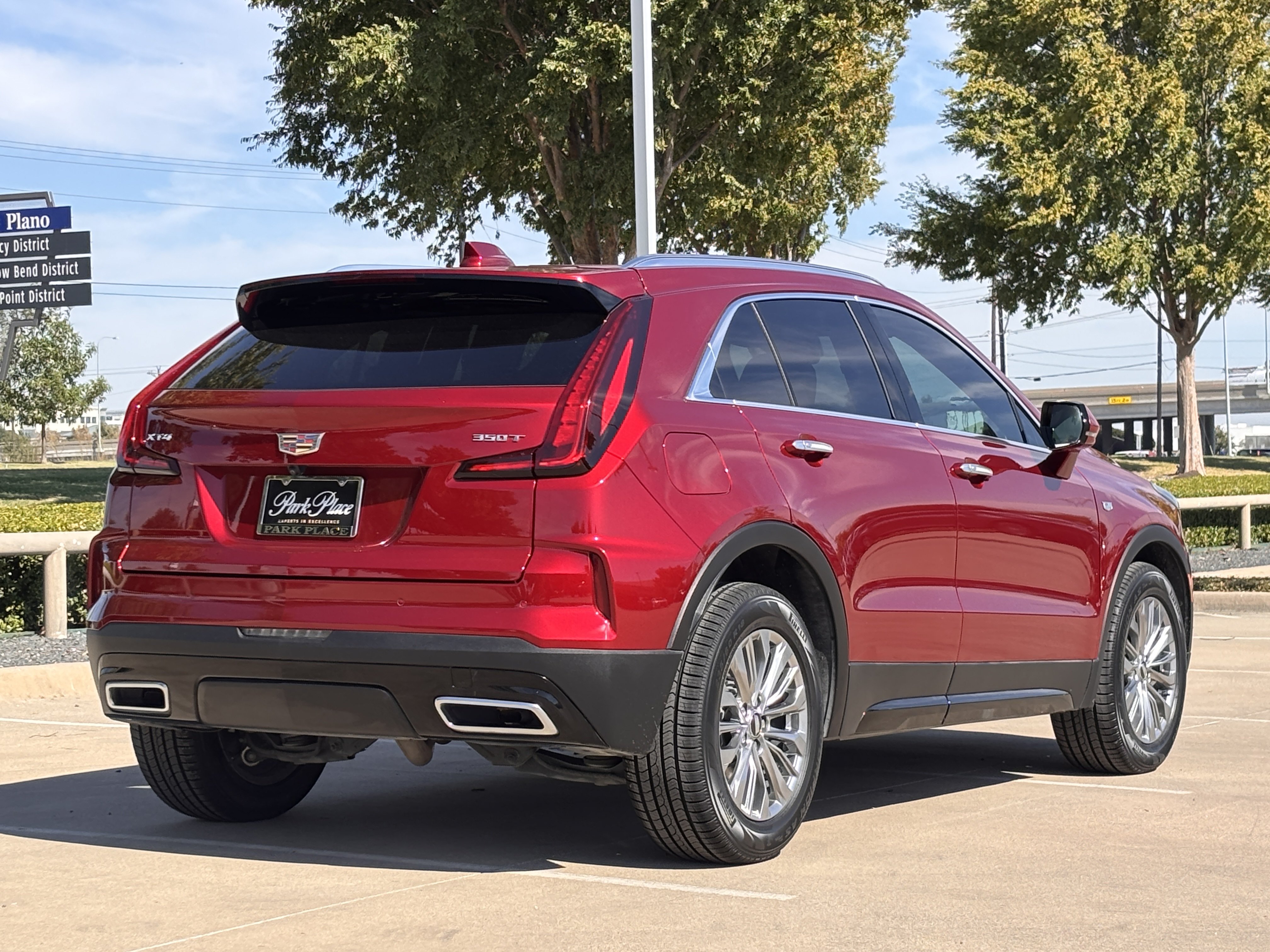 Used 2024 Cadillac XT4 Premium Luxury FWD image 5