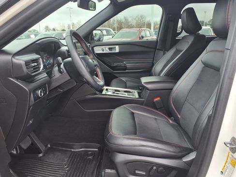 Used 2024 Ford Explorer ST-Line w/ Class IV Trailer Tow Package image 8