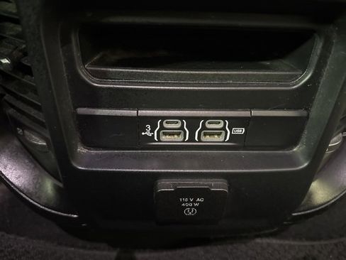 Used 2019 RAM 1500 Laramie image 7