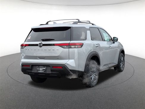 New 2025 Nissan Pathfinder SV image 5
