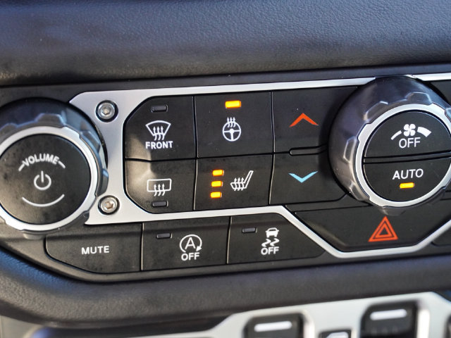 Used 2025 Jeep Wrangler Unlimited Rubicon w/ Safety Group AWD/4WD image 48
