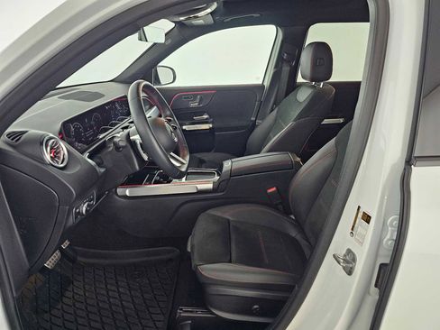 Certified 2025 Mercedes-Benz GLB 250 image 21