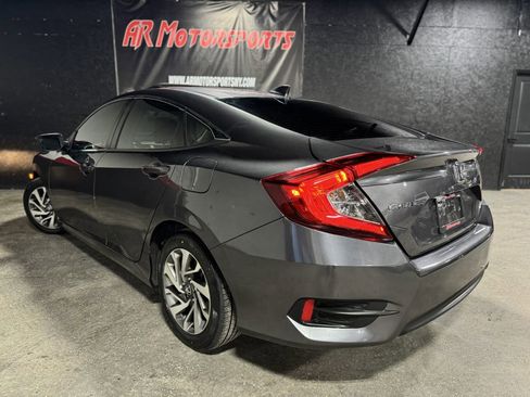 Used 2018 Honda Civic EX image 3