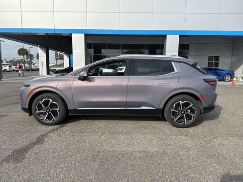 Used 2025 Chevrolet Equinox EV LT image 4