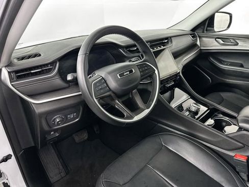 Used 2022 Jeep Grand Cherokee L Limited w/ Black Appearance Package image 11