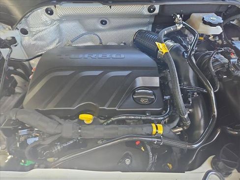 Used 2025 Buick Envista Preferred w/ Advanced Safety Package FWD image 21