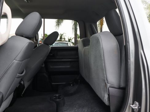 Used 2013 RAM 2500 Tradesman w/ Chrome Appearance Group image 31