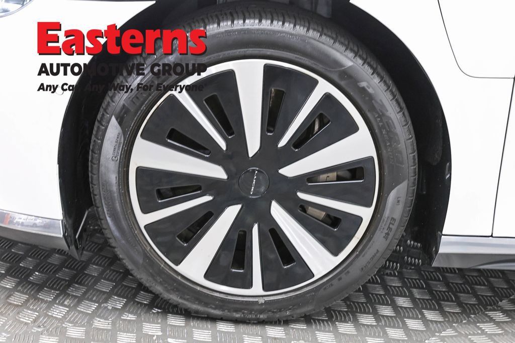 Used 2024 Lucid Air Pure RWD image 31