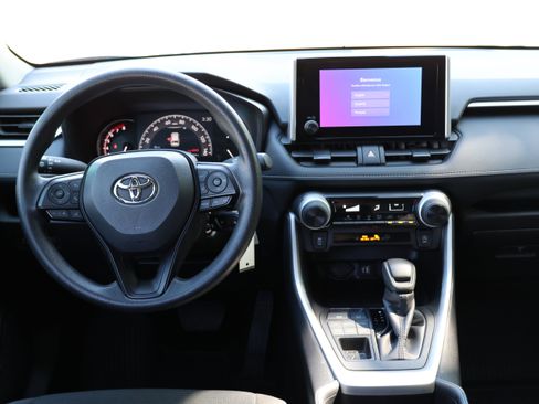 Certified 2025 Toyota RAV4 LE AWD/4WD image 33
