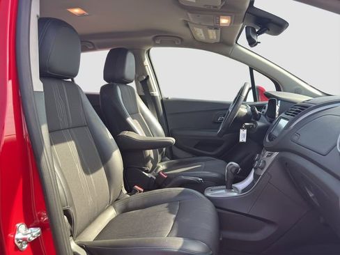 Used 2016 Chevrolet Trax LT w/ LT Convenience Package image 16