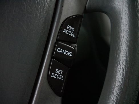 Used 2004 Honda Element EX image 25