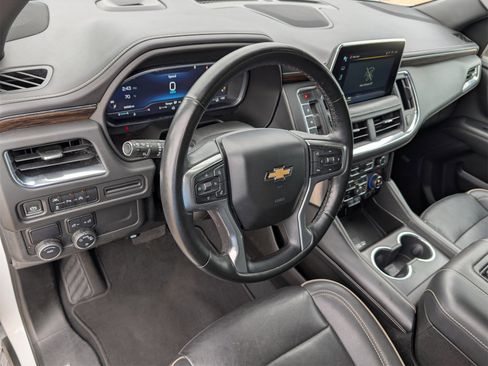Used 2023 Chevrolet Suburban Premier image 10