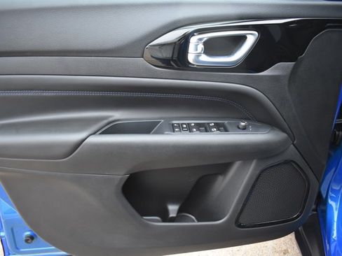 New 2026 Jeep Compass Latitude image 11