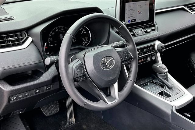 Used 2025 Toyota RAV4 XLE Premium w/ Weather Package AWD/4WD image 17