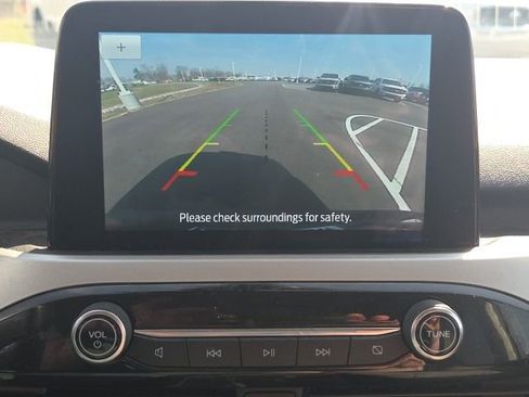 Used 2022 Ford Escape SE image 26