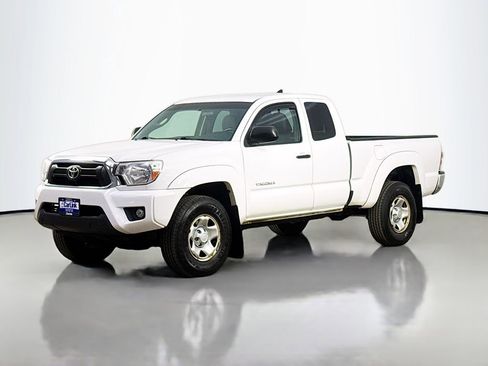 Used 2015 Toyota Tacoma 4x4 Access Cab V6 w/ SR5 Package image 3