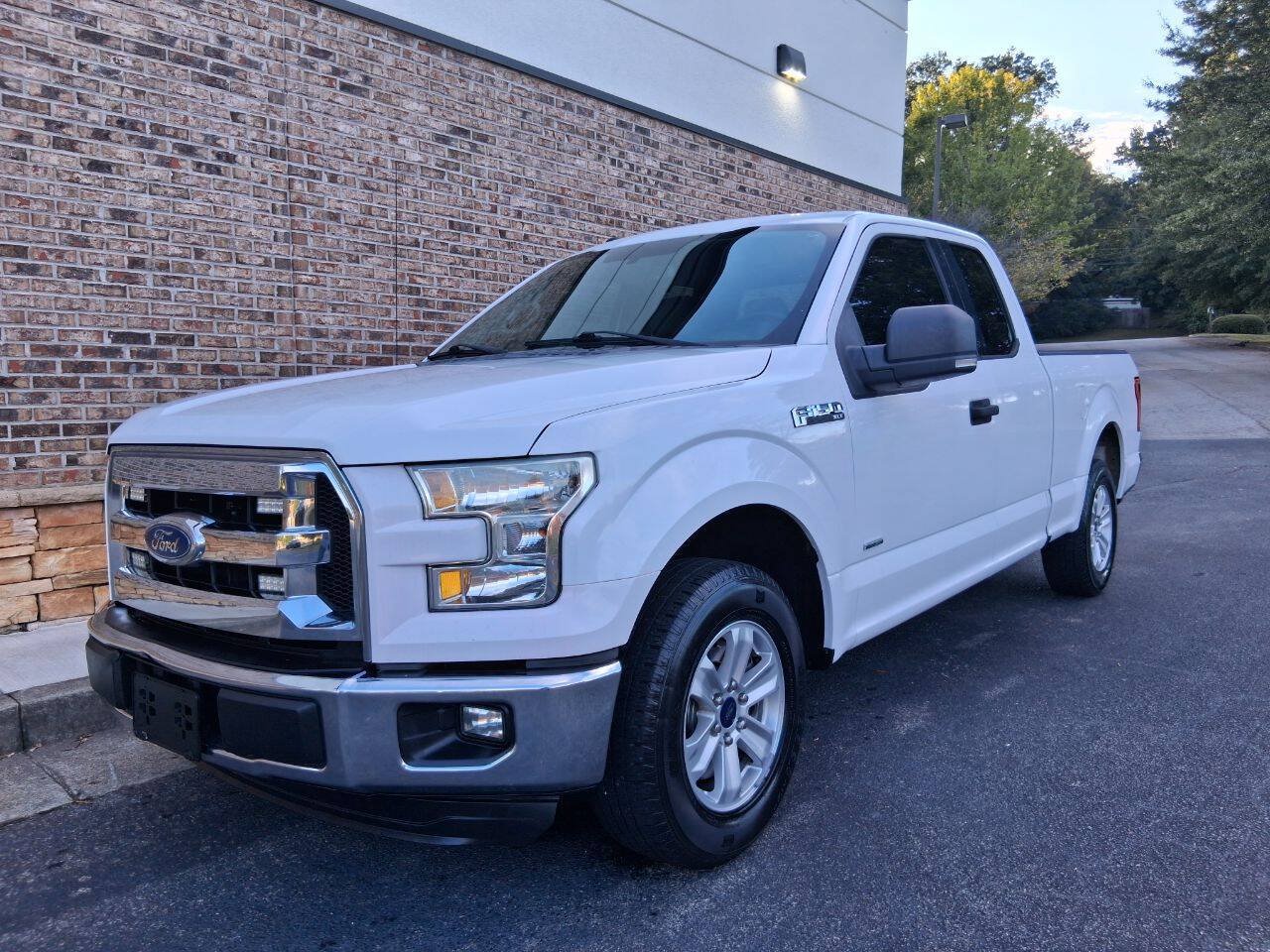 Used 2016 Ford F150 XLT w/ Equipment Group 301A Mid RWD image 1