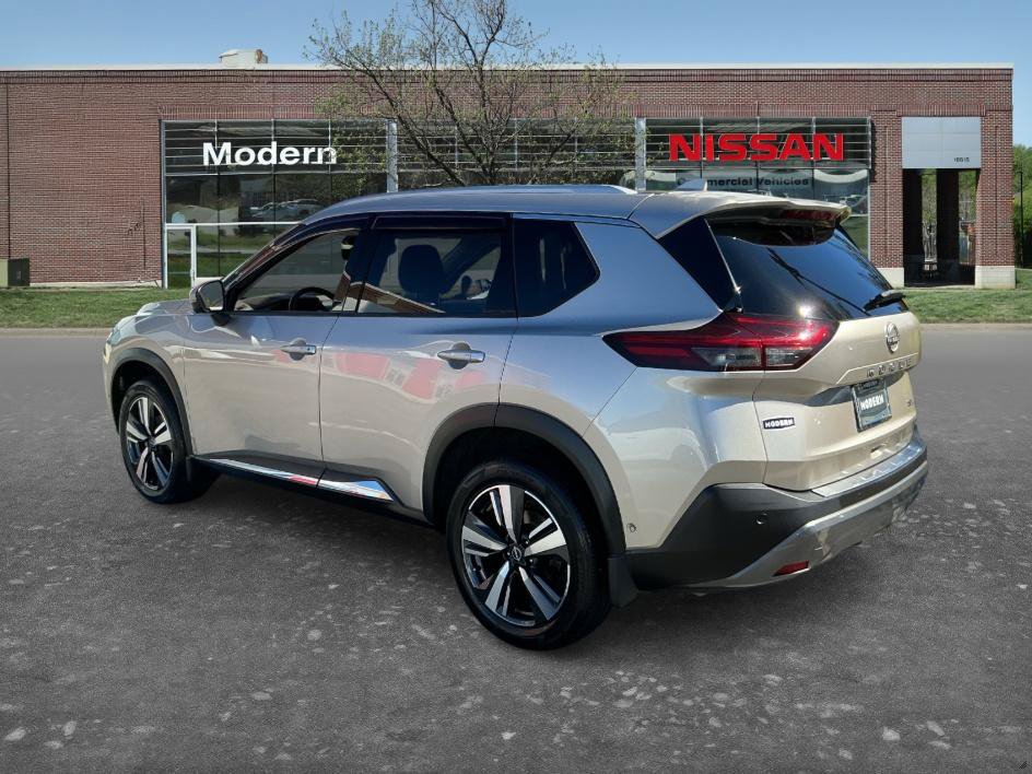 Certified 2022 Nissan Rogue SL w/ SL Premium Package FWD image 2