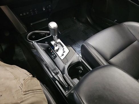 Used 2018 Toyota RAV4 Limited w/ Advanced Technology Package image 23