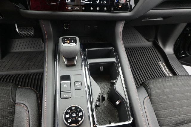 Used 2025 Nissan Pathfinder Rock Creek AWD/4WD image 7