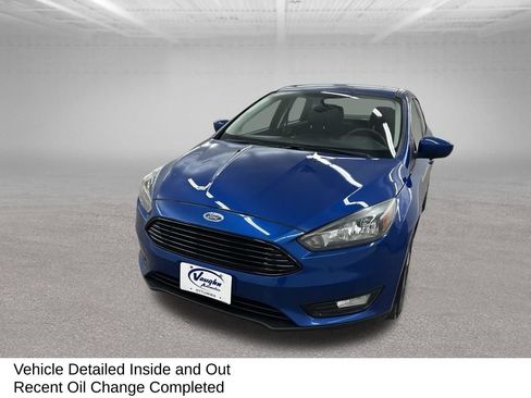 Used 2018 Ford Focus SE w/ SE Appearance Package FWD image 6