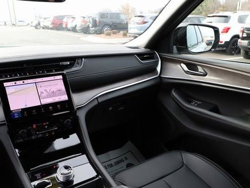New 2025 Jeep Grand Cherokee Limited AWD/4WD image 26