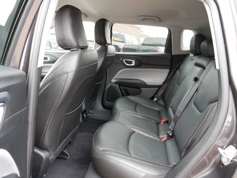 Used 2022 Jeep Compass Latitude image 34