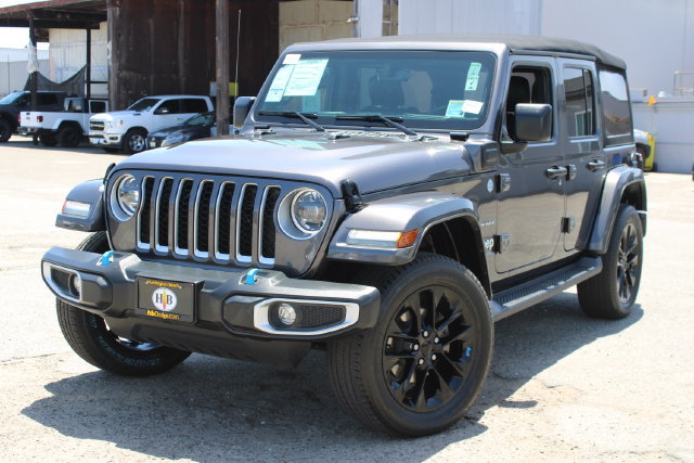 Used 2023 Jeep Wrangler Unlimited Sahara w/ Cold Weather Group AWD/4WD image 10