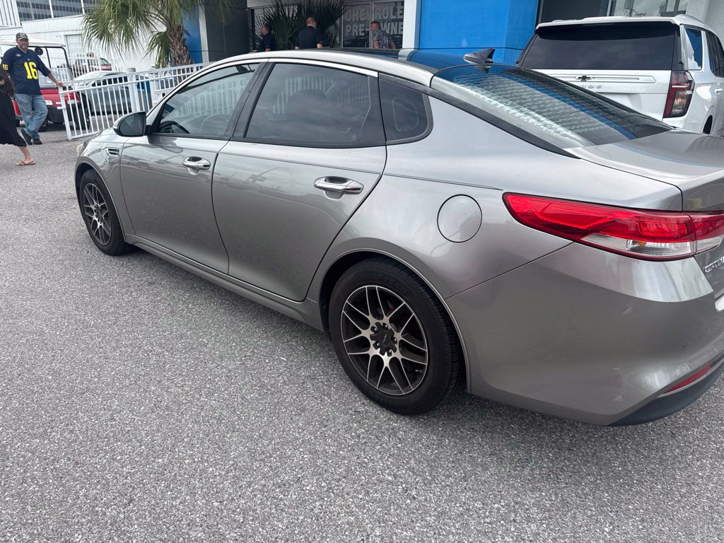 Used 2018 Kia Optima EX w/ Premium Package FWD image 7