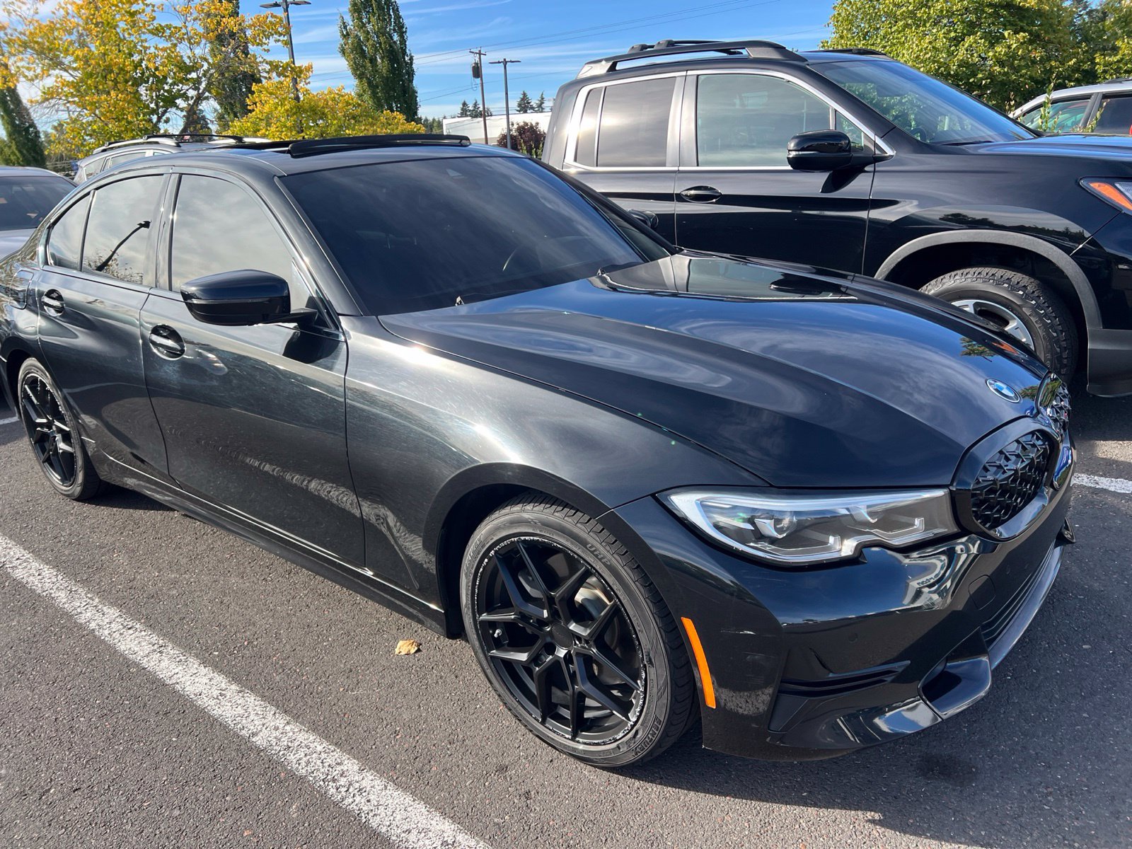 Used 2019 BMW 330i Sedan w/ Convenience Package RWD image 3