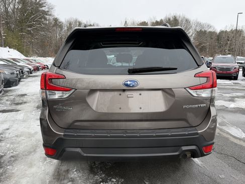 Used 2023 Subaru Forester Premium image 10