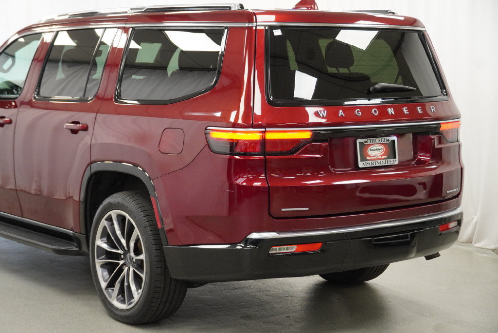 Used 2022 Jeep Wagoneer Series II w/ Premium Group I AWD/4WD image 17