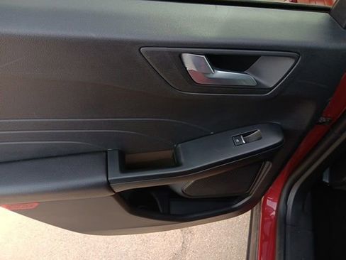 Used 2025 Ford Escape ST-Line image 31