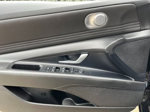 Used 2023 Hyundai Elantra SEL w/ Convenience Package image 6