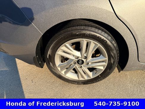 Used 2019 Hyundai Elantra Value Edition w/ Winter Weather Package FWD image 11