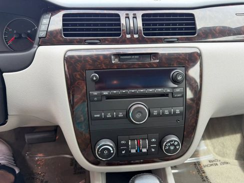 Used 2012 Chevrolet Impala LTZ FWD image 14
