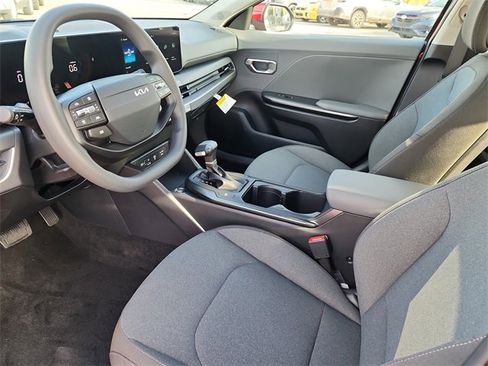 New 2025 Kia K4 LXS image 11