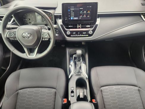 Used 2025 Toyota Corolla SE w/ SE Package image 27