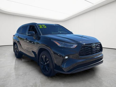 Used 2025 Toyota Highlander XLE AWD/4WD image 28